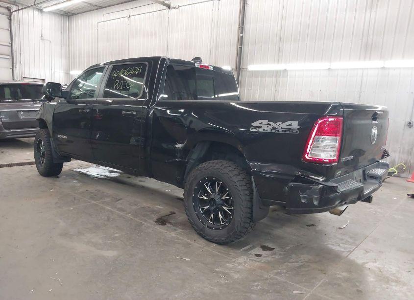 Photo 3 of 2019 Ram 1500 BIG HORN/LONE STAR 4X4 6'4 BOX (VIN 1C6SRFMT1KN781422)