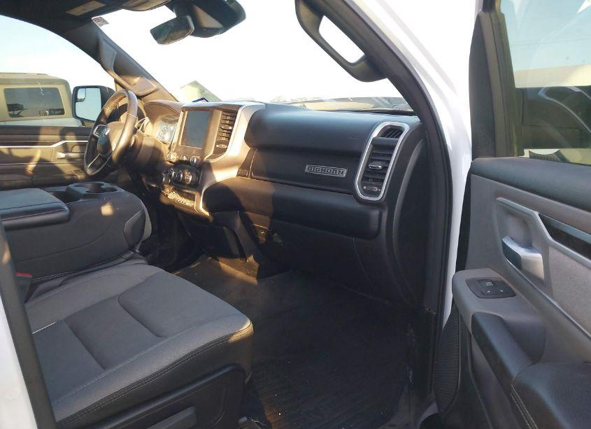 Photo 5 of 2022 Ram 1500 BIG HORN 4X4 6'4 BOX (VIN 1C6SRFMT2NN161036)