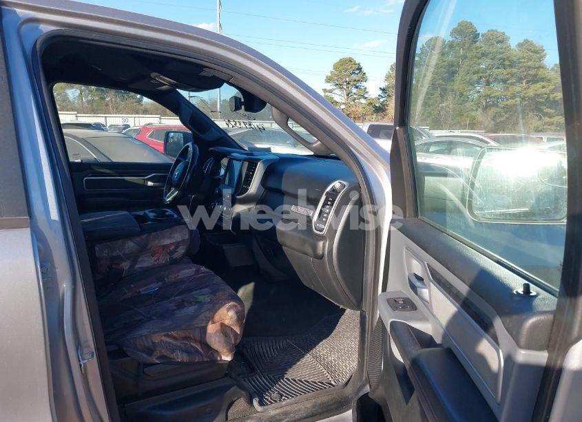 Photo 5 of 2022 Ram 1500 BIG HORN 4X4 6'4 BOX (VIN 1C6SRFMT4NN281663)