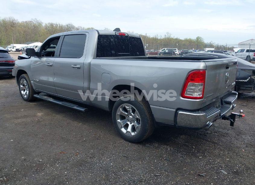 Photo 3 of 2022 Ram 1500 BIG HORN 4X4 6'4 BOX (VIN 1C6SRFMT6NN366424)
