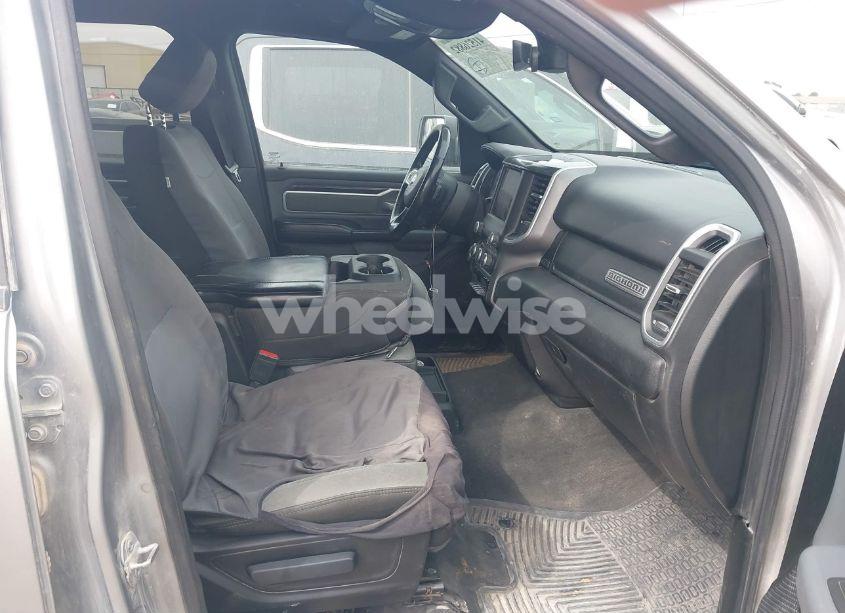 Photo 5 of 2022 Ram 1500 BIG HORN 4X4 6'4 BOX (VIN 1C6SRFMT7NN188524)