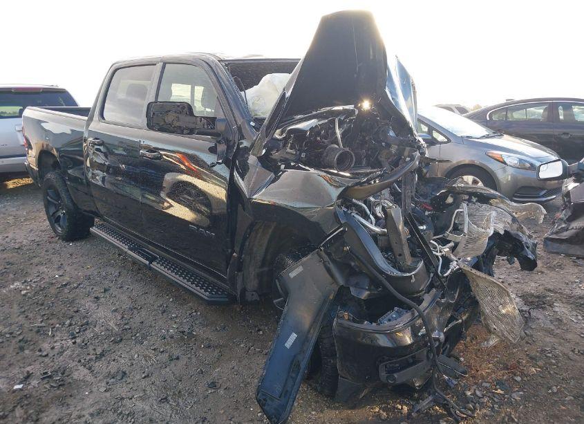 2021 Ram 1500 BIG HORN 4X4 6'4 BOX (VIN 1C6SRFMT8MN765124) main photo