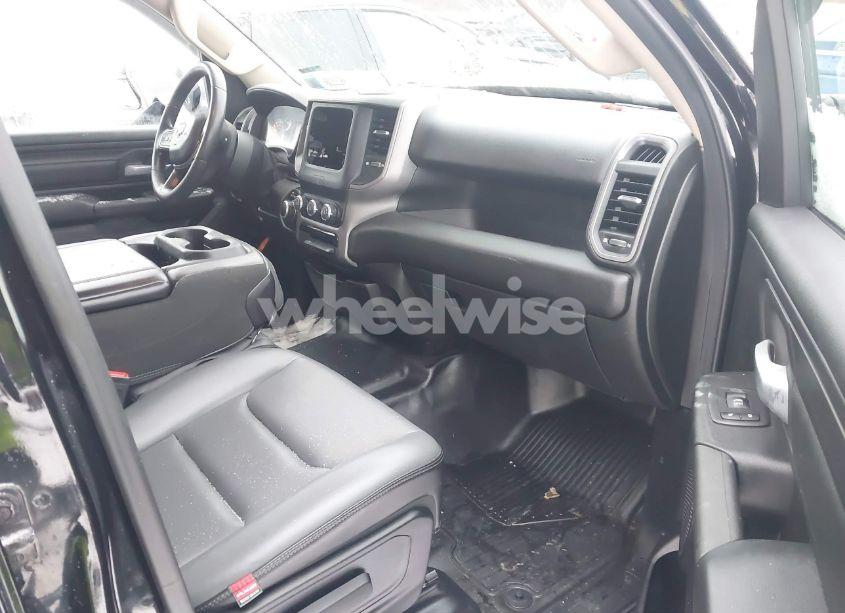 Photo 5 of 2019 Ram 1500 TRADESMAN 4X4 6'4 BOX (VIN 1C6SRFNT3KN595525)