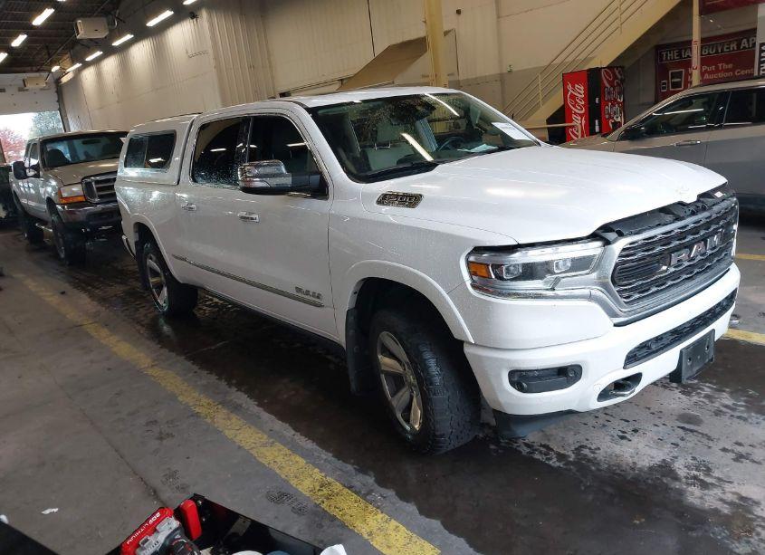 2019 Ram 1500 LIMITED 4X4 6'4 BOX (VIN 1C6SRFPTXKN751914) main photo