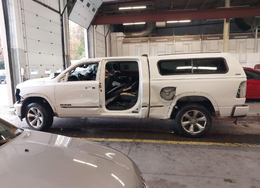 Photo 15 of 2019 Ram 1500 LIMITED 4X4 6'4 BOX (VIN 1C6SRFPTXKN751914)