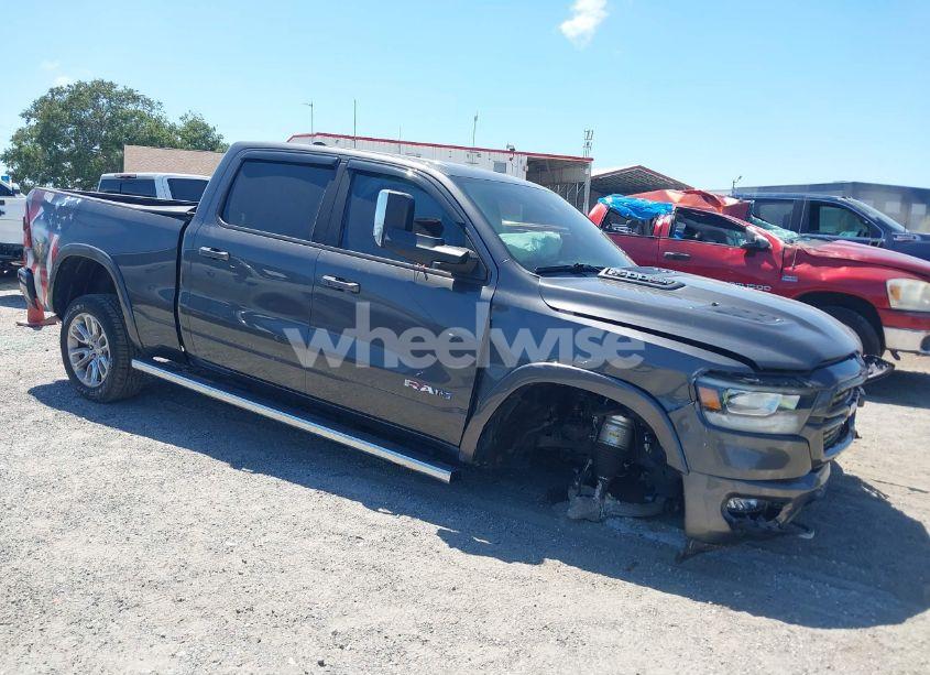 2022 Ram 1500 LARAMIE 4X4 6'4 BOX (VIN 1C6SRFRM6NN217271) main photo