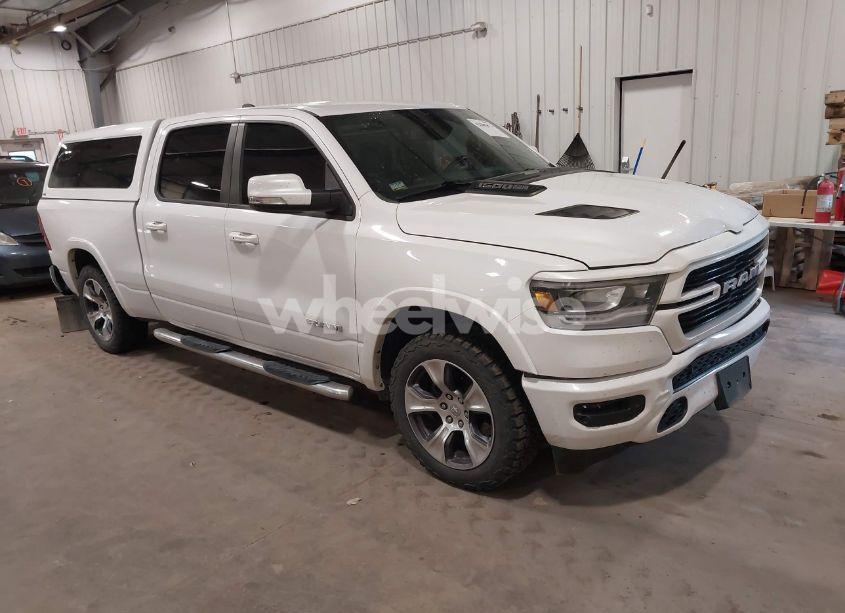 2019 Ram 1500 LARAMIE 4X4 6'4 BOX (VIN 1C6SRFRT2KN774858) main photo
