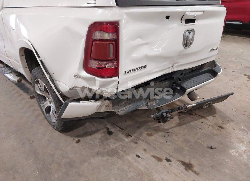 Photo 6 of 2019 Ram 1500 LARAMIE 4X4 6'4 BOX (VIN 1C6SRFRT2KN774858)