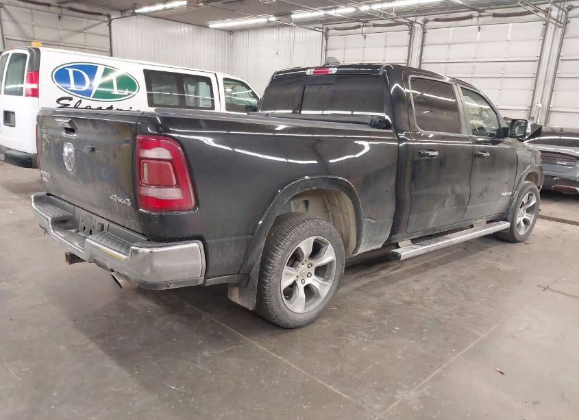 Photo 4 of 2019 Ram 1500 LARAMIE 4X4 6'4 BOX (VIN 1C6SRFRT3KN568917)