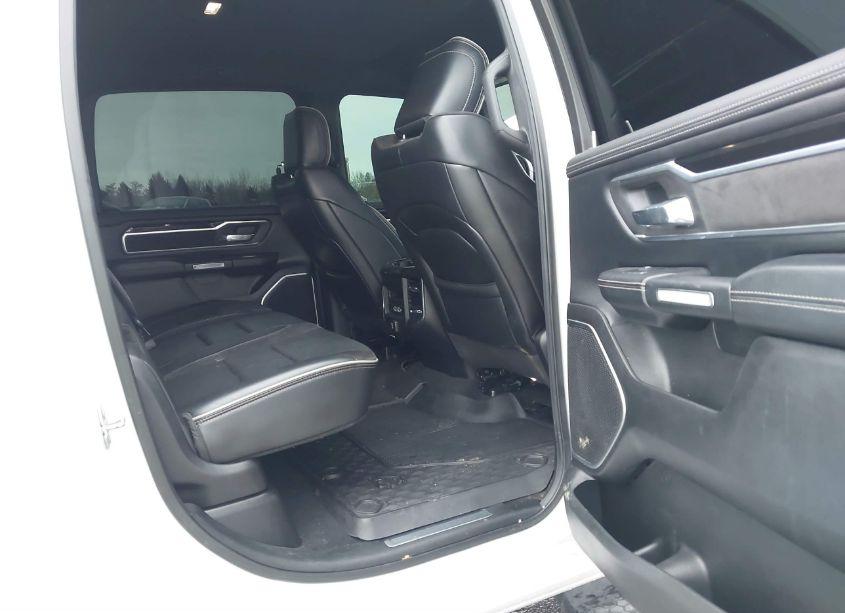 Photo 8 of 2019 Ram 1500 LARAMIE (VIN 1C6SRFRT4KN636514)