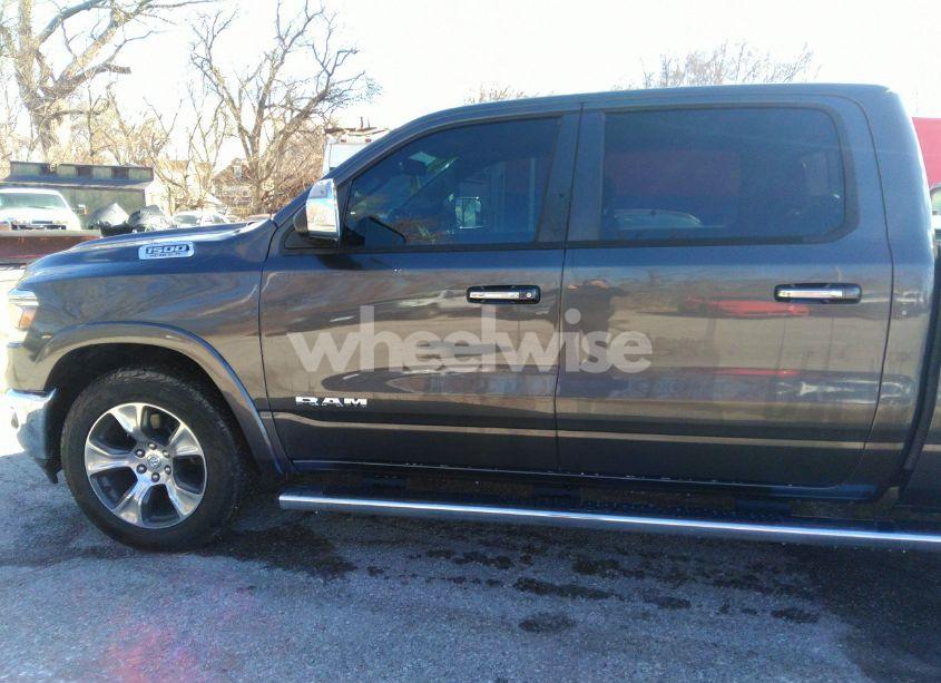 Photo 14 of 2019 Ram 1500 LARAMIE (VIN 1C6SRFRT7KN539064)