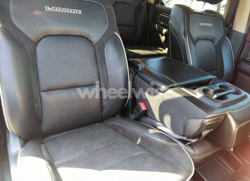 Photo 19 of 2019 Ram 1500 LARAMIE (VIN 1C6SRFRT7KN539064)