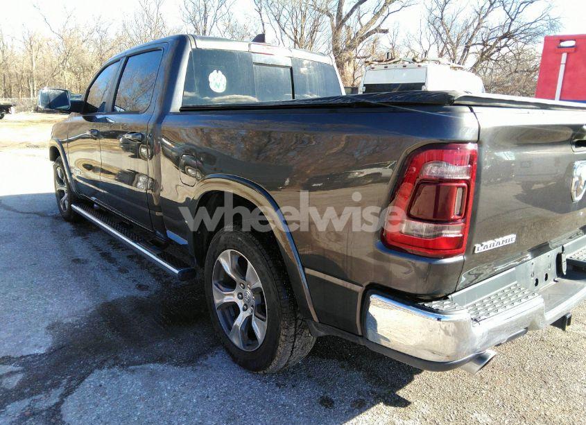 Photo 3 of 2019 Ram 1500 LARAMIE (VIN 1C6SRFRT7KN539064)