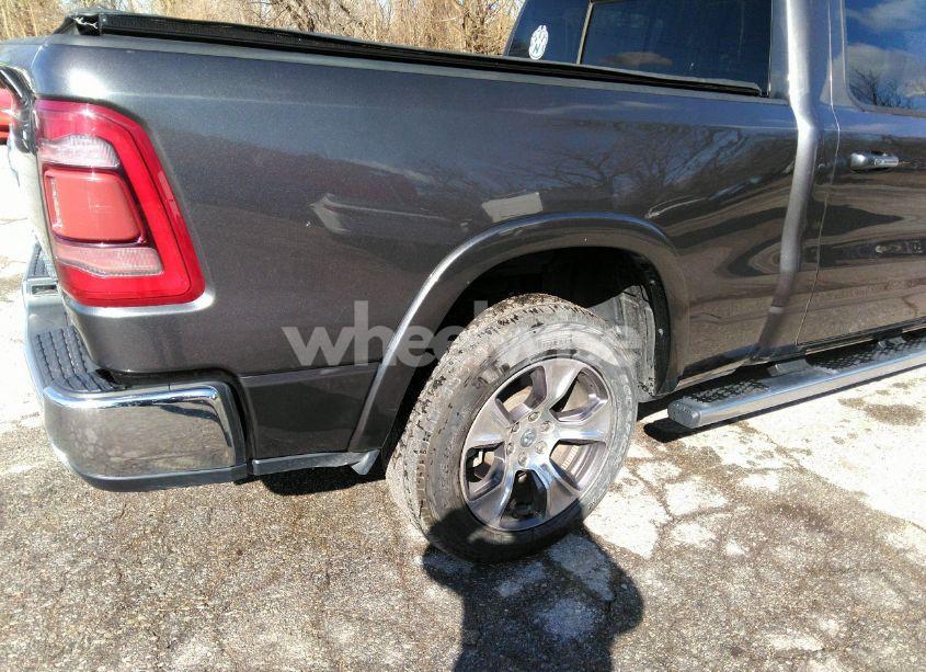 Photo 4 of 2019 Ram 1500 LARAMIE (VIN 1C6SRFRT7KN539064)