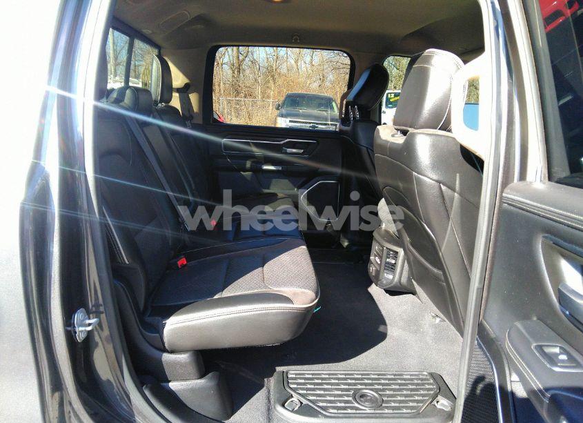 Photo 8 of 2019 Ram 1500 LARAMIE (VIN 1C6SRFRT7KN539064)