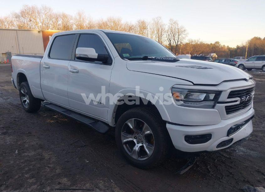 2019 Ram 1500 LARAMIE 4X4 6'4 BOX (VIN 1C6SRFRT8KN710095) main photo