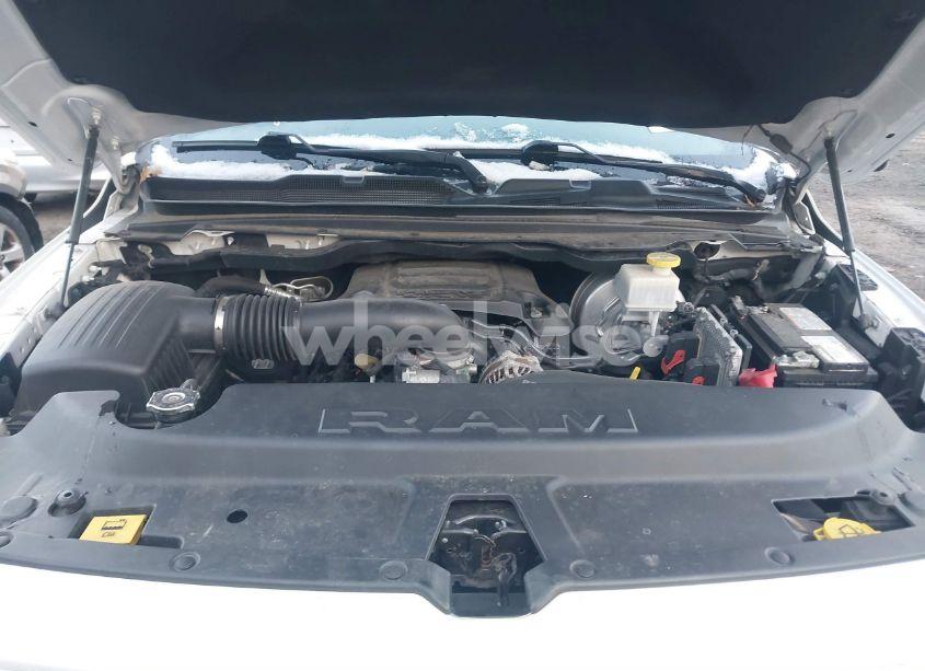 Photo 10 of 2019 Ram 1500 LARAMIE 4X4 6'4 BOX (VIN 1C6SRFRT8KN710095)