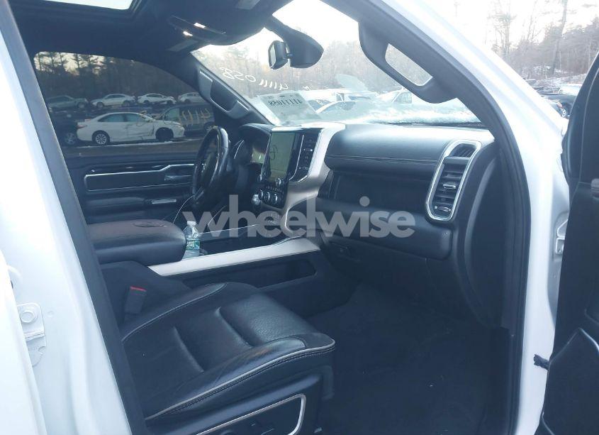 Photo 5 of 2019 Ram 1500 LARAMIE 4X4 6'4 BOX (VIN 1C6SRFRT8KN710095)