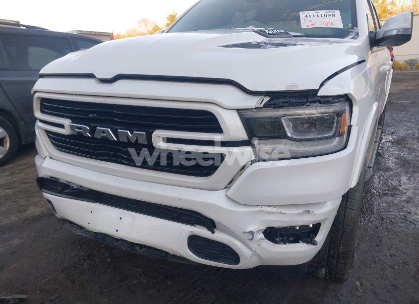 Photo 6 of 2019 Ram 1500 LARAMIE 4X4 6'4 BOX (VIN 1C6SRFRT8KN710095)