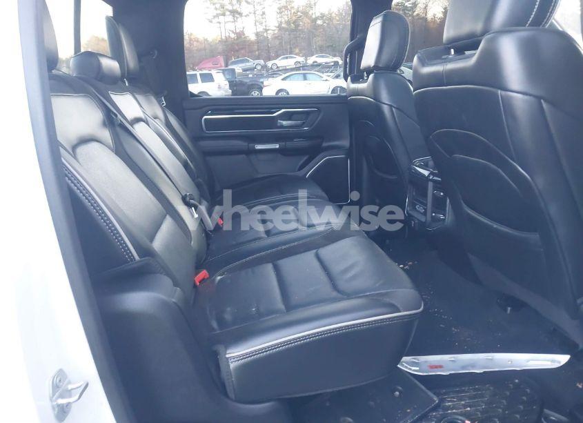 Photo 8 of 2019 Ram 1500 LARAMIE 4X4 6'4 BOX (VIN 1C6SRFRT8KN710095)