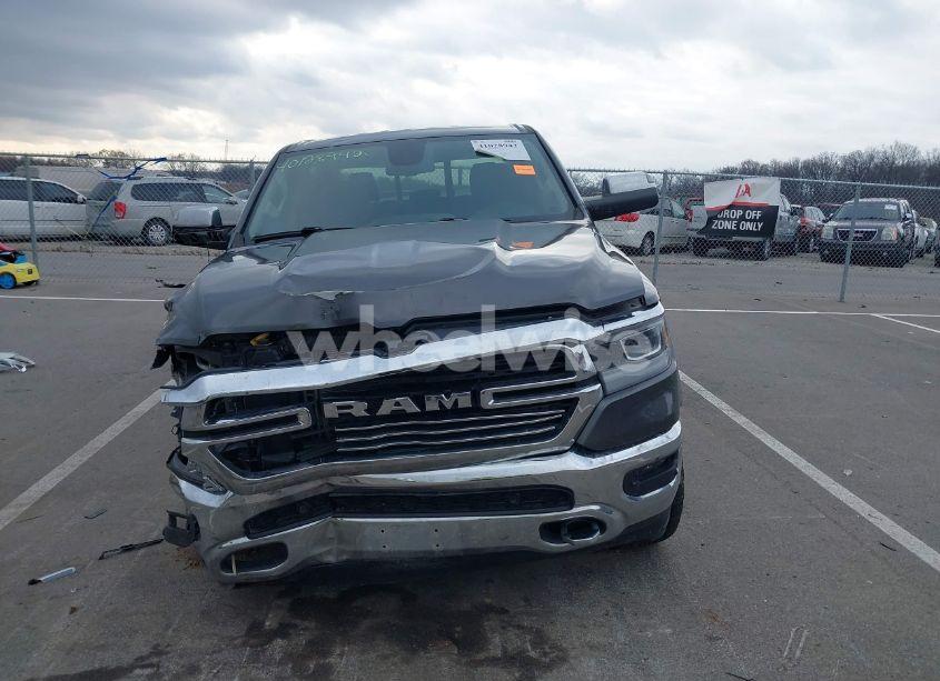 Photo 13 of 2019 Ram 1500 LARAMIE (VIN 1C6SRFRT9KN812649)