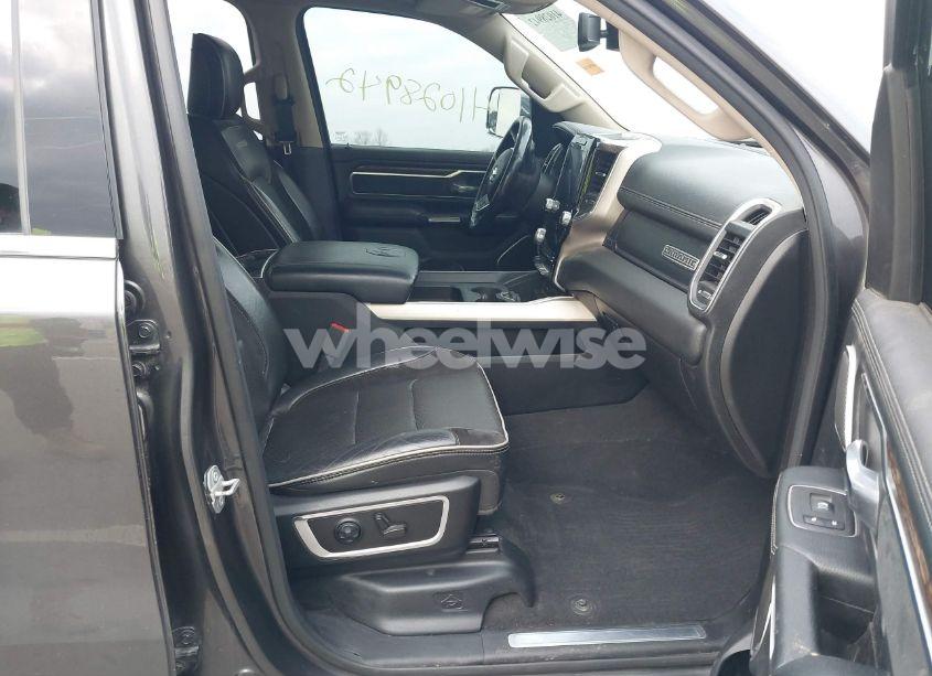 Photo 5 of 2019 Ram 1500 LARAMIE (VIN 1C6SRFRT9KN812649)