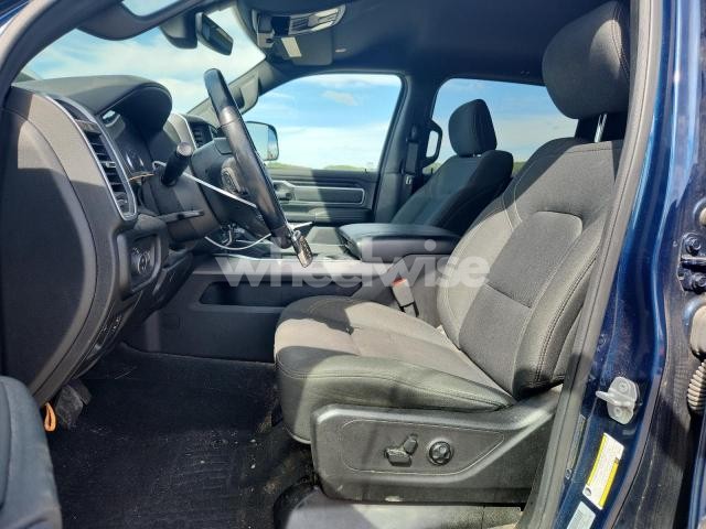 Photo 8 of 2019 RAM 1500 BIG HORN/LONE STAR (VIN 1C6SRFSTXKN655336)