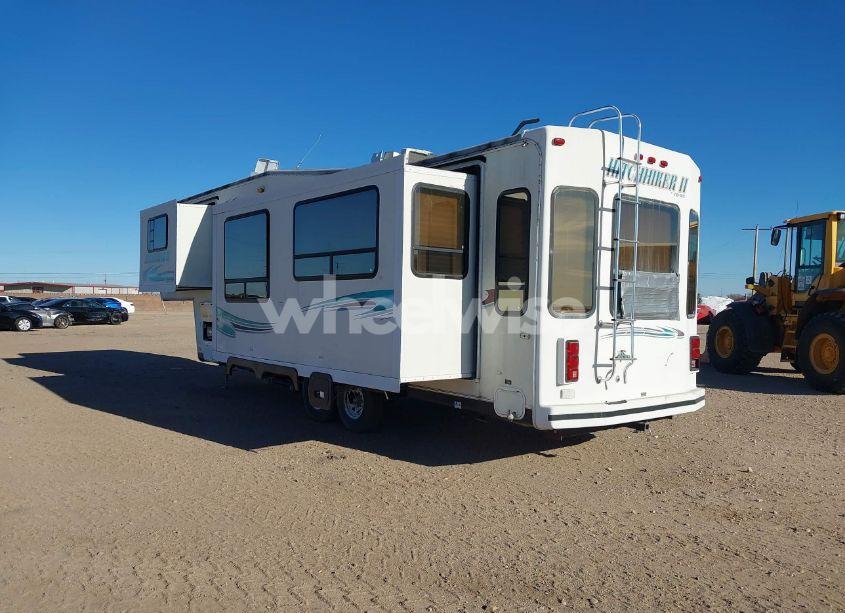 Photo 3 of 1999 Hitchhiker 5th WHEEL (VIN 1C932JP0XXA008530)