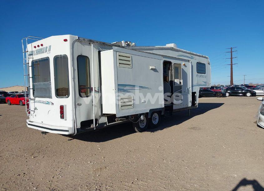 Photo 4 of 1999 Hitchhiker 5th WHEEL (VIN 1C932JP0XXA008530)