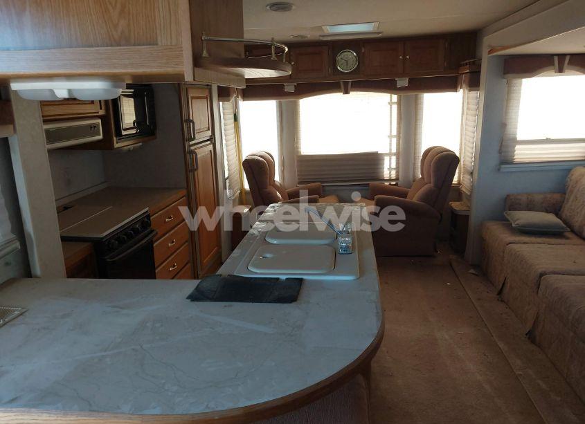 Photo 5 of 1999 Hitchhiker 5th WHEEL (VIN 1C932JP0XXA008530)