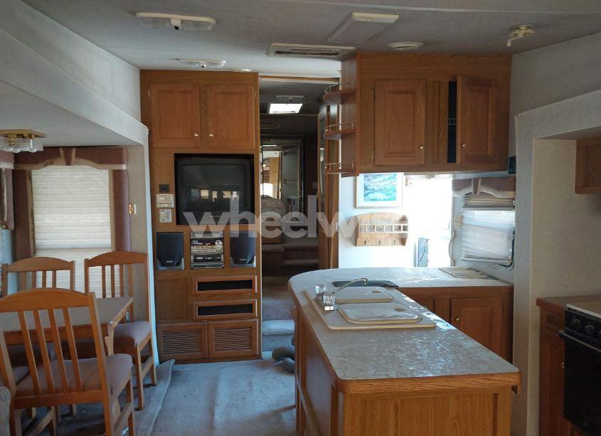 Photo 8 of 1999 Hitchhiker 5th WHEEL (VIN 1C932JP0XXA008530)