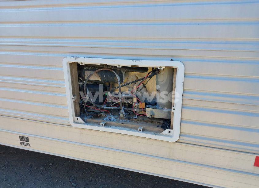 Photo 12 of 2006 C&c Carrier W/LIVING (VIN 1C9WG292X6N643063)