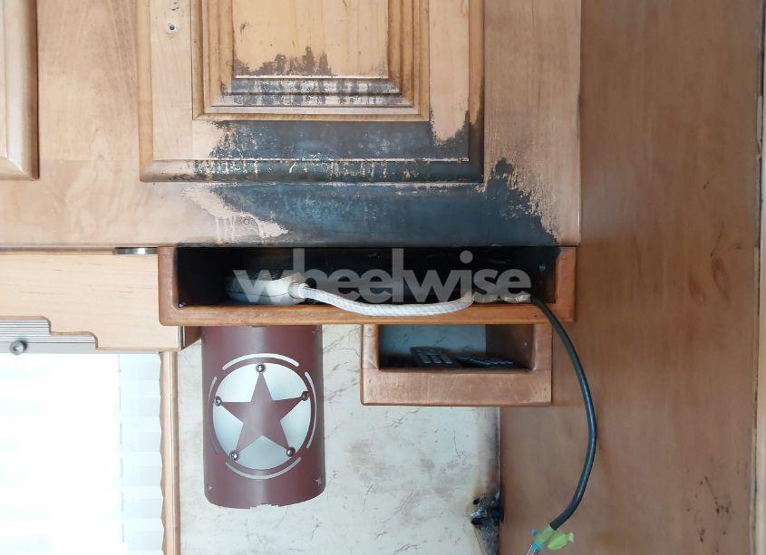 Photo 14 of 2006 C&c Carrier W/LIVING (VIN 1C9WG292X6N643063)