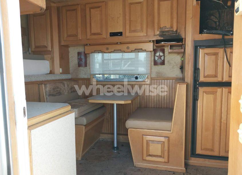 Photo 18 of 2006 C&c Carrier W/LIVING (VIN 1C9WG292X6N643063)