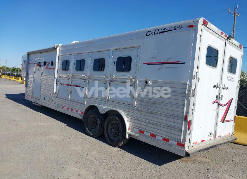 Photo 3 of 2006 C&c Carrier W/LIVING (VIN 1C9WG292X6N643063)