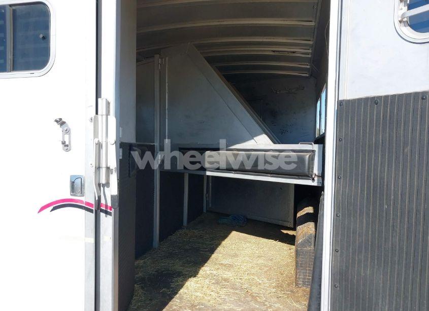 Photo 5 of 2006 C&c Carrier W/LIVING (VIN 1C9WG292X6N643063)