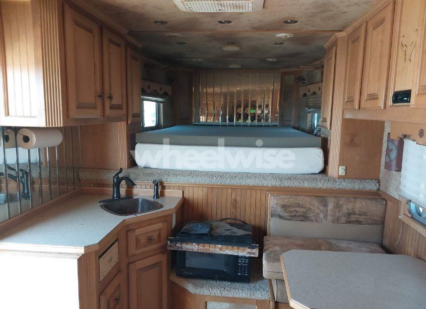 Photo 8 of 2006 C&c Carrier W/LIVING (VIN 1C9WG292X6N643063)