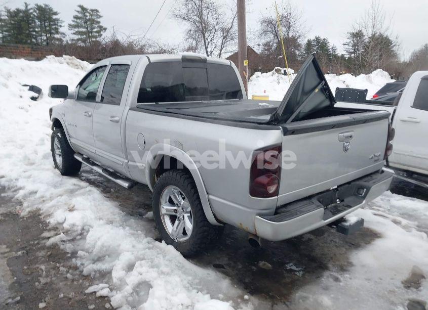 Photo 3 of 2007 Dodge Ram 1500 SLT/TRX4 OFF ROAD/SPORT (VIN 1D3HU18207J554931)