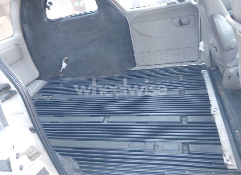 Photo 8 of 2003 Dodge Caravan CV (VIN 1D4GP21373B339042)