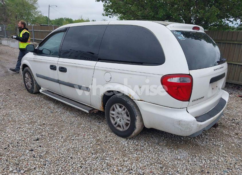 Photo 3 of 2005 Dodge Grand CARAVAN SE (VIN 1D4GP24R15B380317)