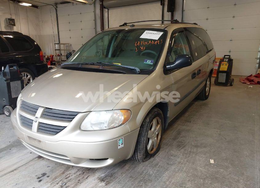 Photo 2 of 2005 Dodge Grand CARAVAN SE (VIN 1D4GP24R35B331703)