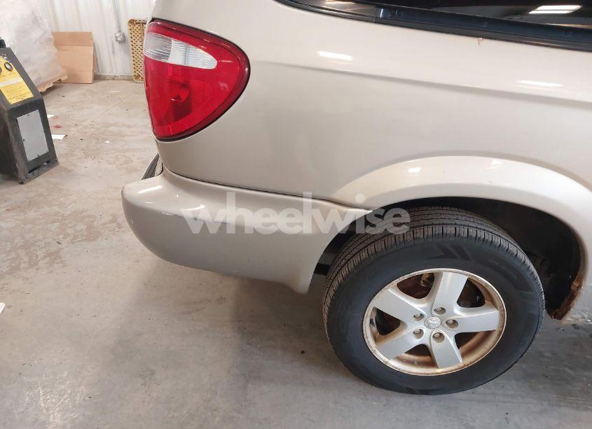 Photo 6 of 2005 Dodge Grand CARAVAN SE (VIN 1D4GP24R35B331703)