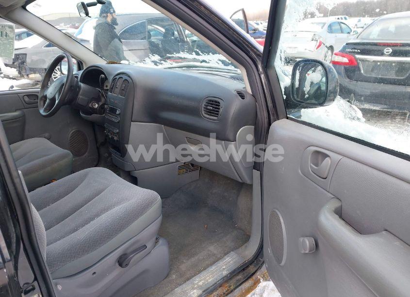 Photo 5 of 2005 Dodge Caravan SE (VIN 1D4GP25B55B346561)