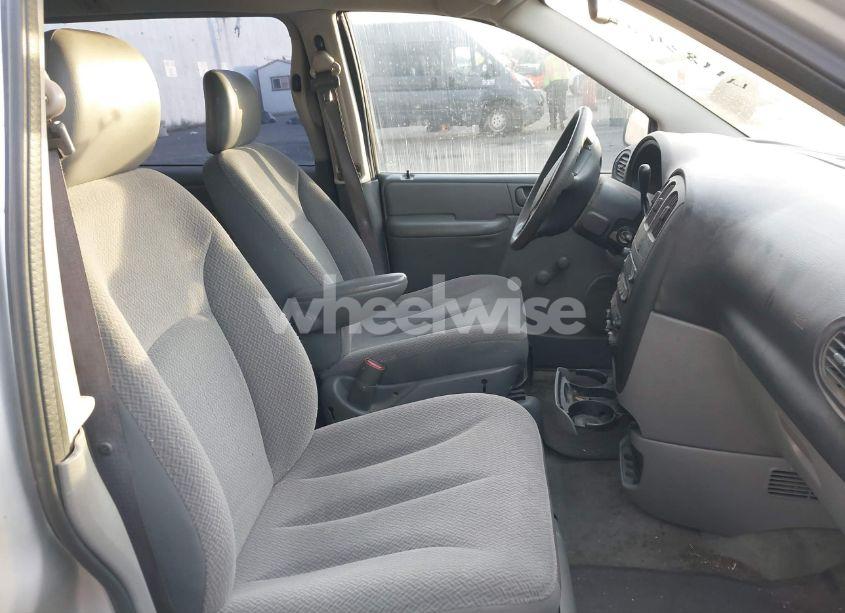 Photo 5 of 2006 Dodge Caravan SE (VIN 1D4GP25B86B754747)