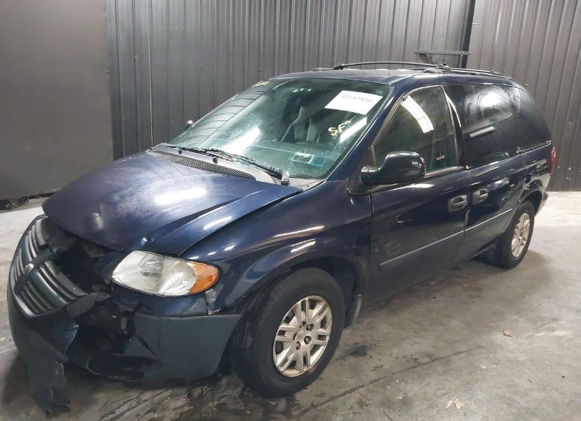 Photo 2 of 2005 Dodge Caravan SE (VIN 1D4GP25BX5B135114)