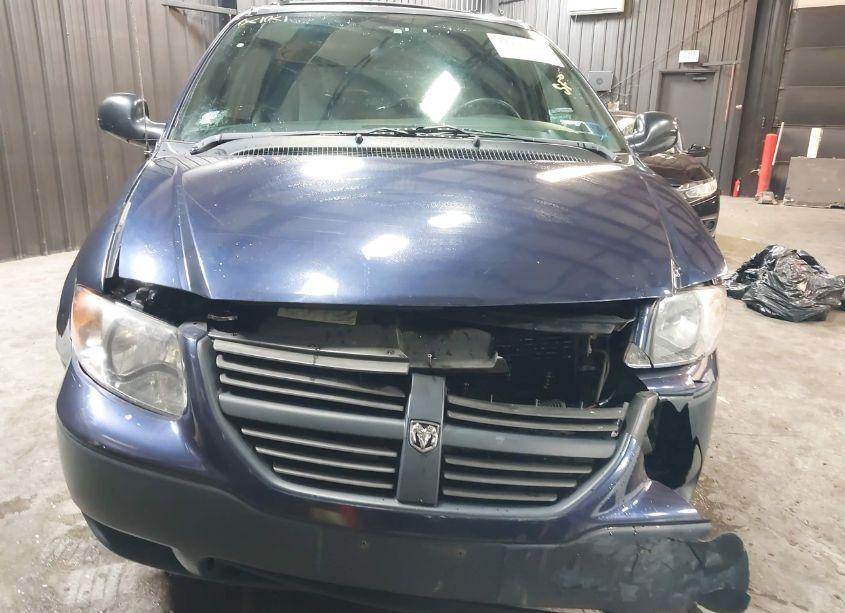 Photo 6 of 2005 Dodge Caravan SE (VIN 1D4GP25BX5B135114)