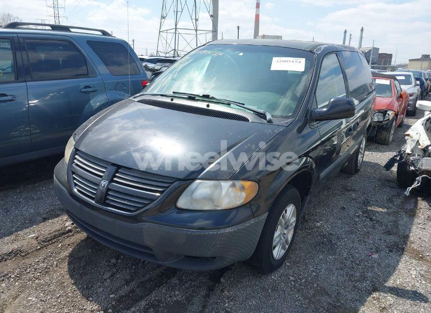 Photo 2 of 2005 Dodge Caravan SE (VIN 1D4GP25BX5B319579)