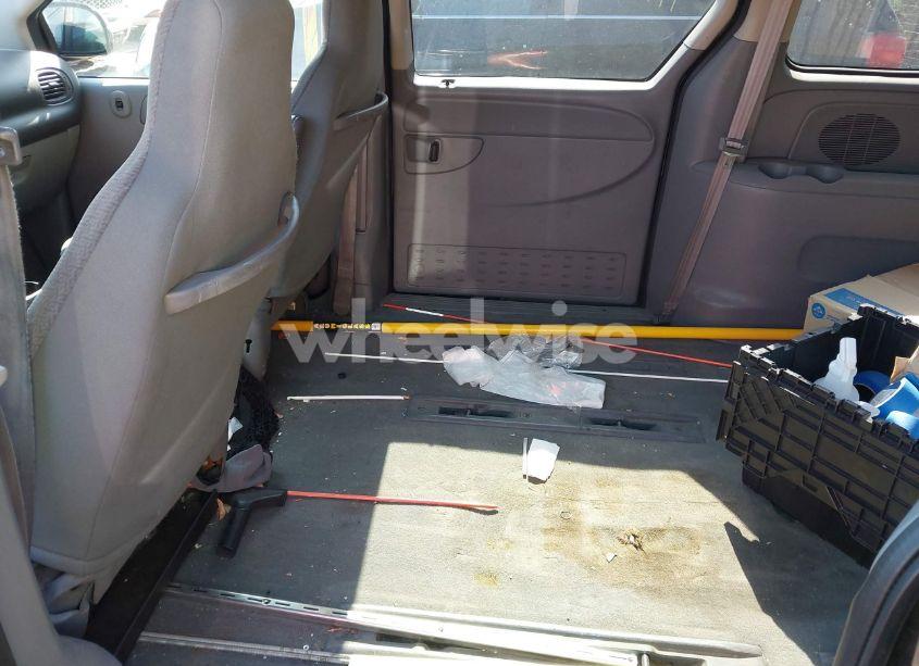 Photo 8 of 2005 Dodge Caravan SE (VIN 1D4GP25BX5B319579)