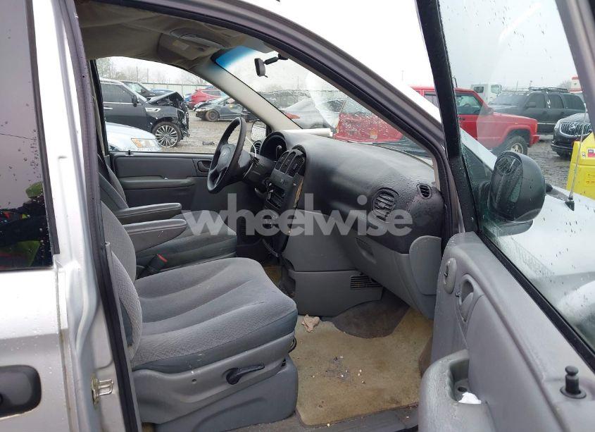 Photo 5 of 2005 Dodge Caravan SE (VIN 1D4GP25E25B237369)