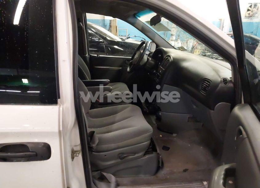 Photo 5 of 2005 Dodge Caravan SE (VIN 1D4GP25E85B249526)